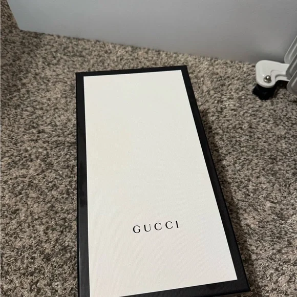 Gucci Black Sandals with Gold Logo - Picture 12 of 12